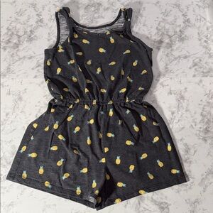 SO Charcoal Grey Pineapple Print Kids Romper Size Large